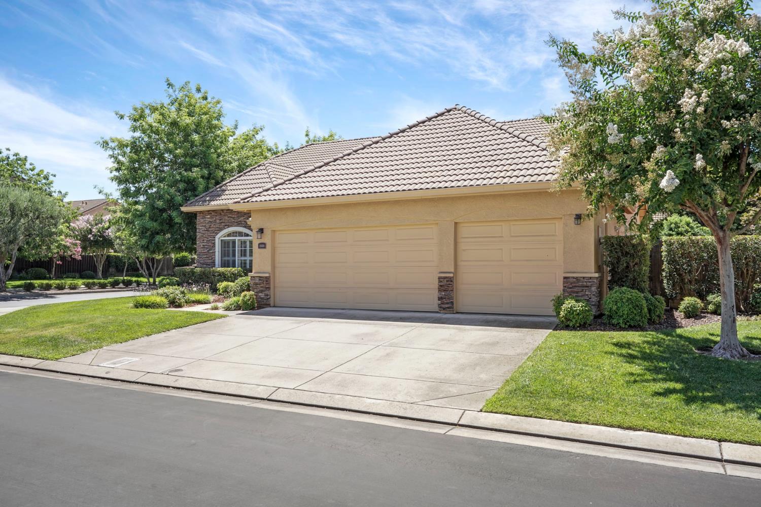 1800 St Mayeul Dr, Modesto, CA 95356