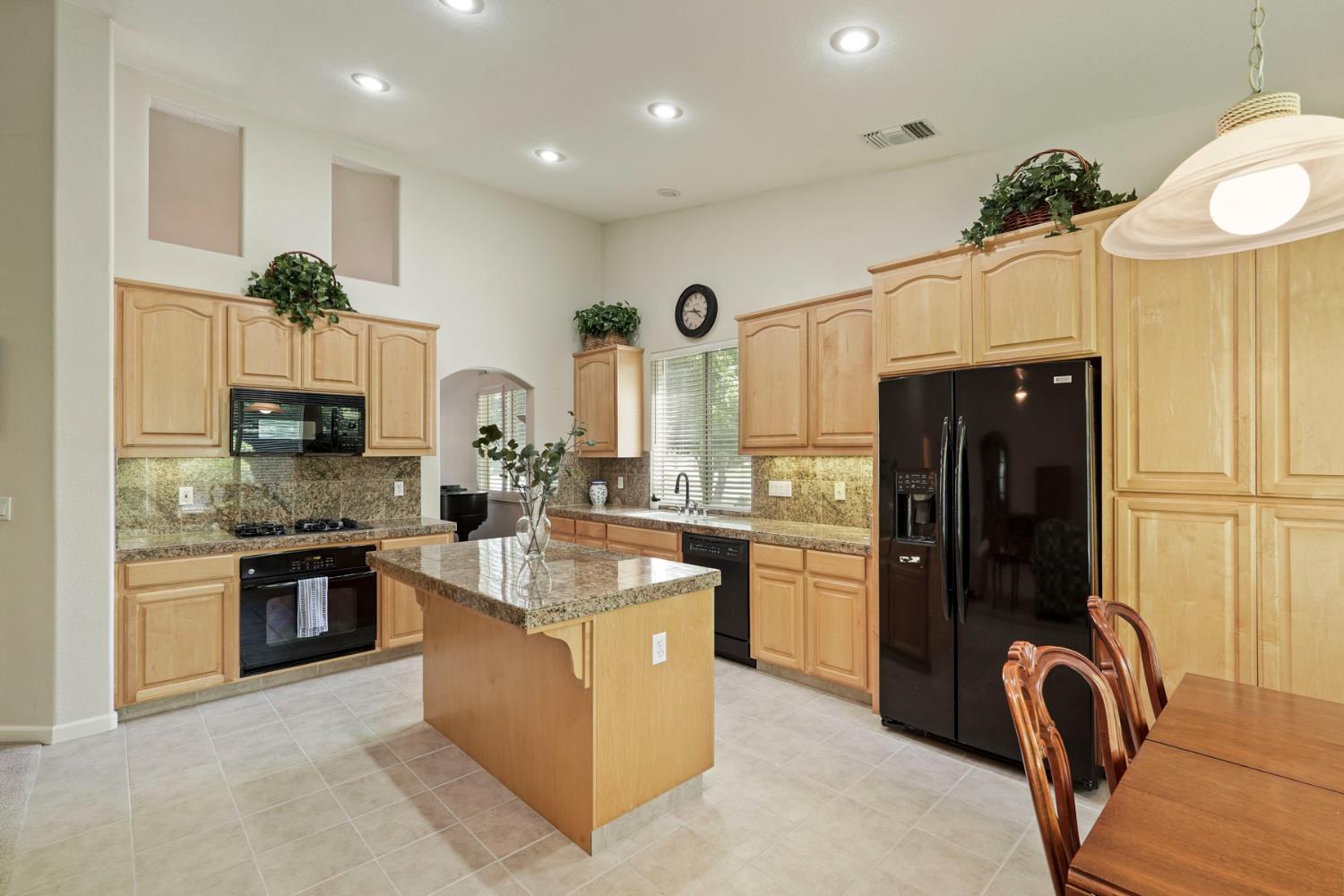 1800 St Mayeul Dr, Modesto, CA 95356