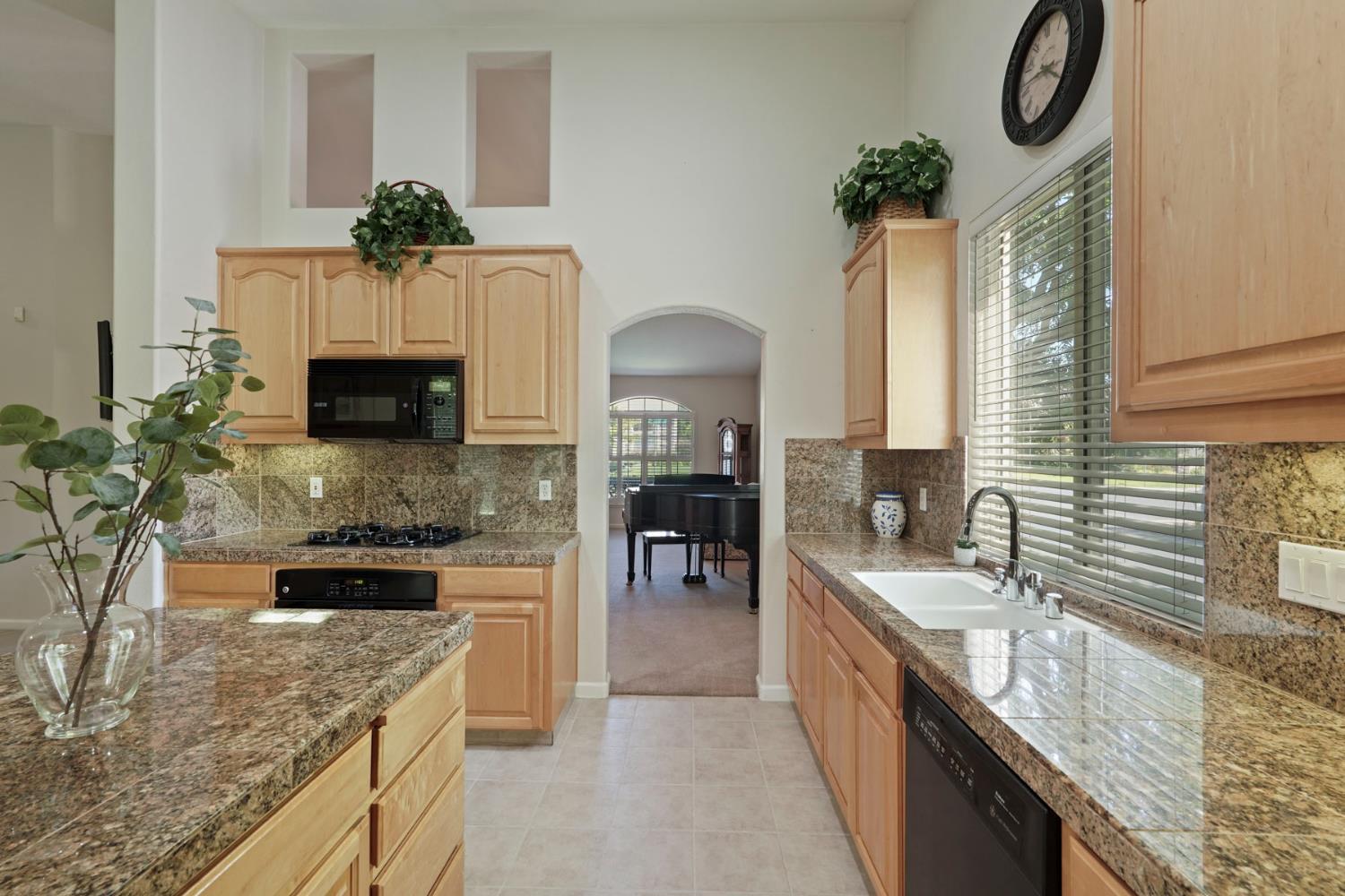1800 St Mayeul Dr, Modesto, CA 95356