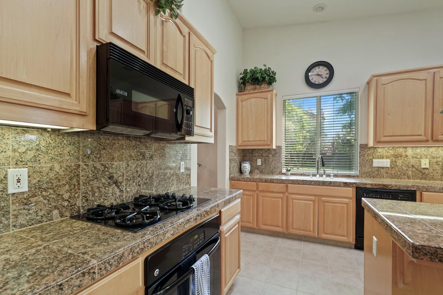 1800 St Mayeul Dr, Modesto, CA 95356