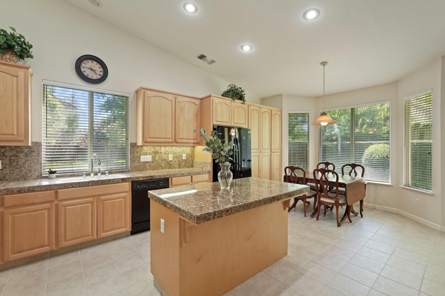 1800 St Mayeul Dr, Modesto, CA 95356