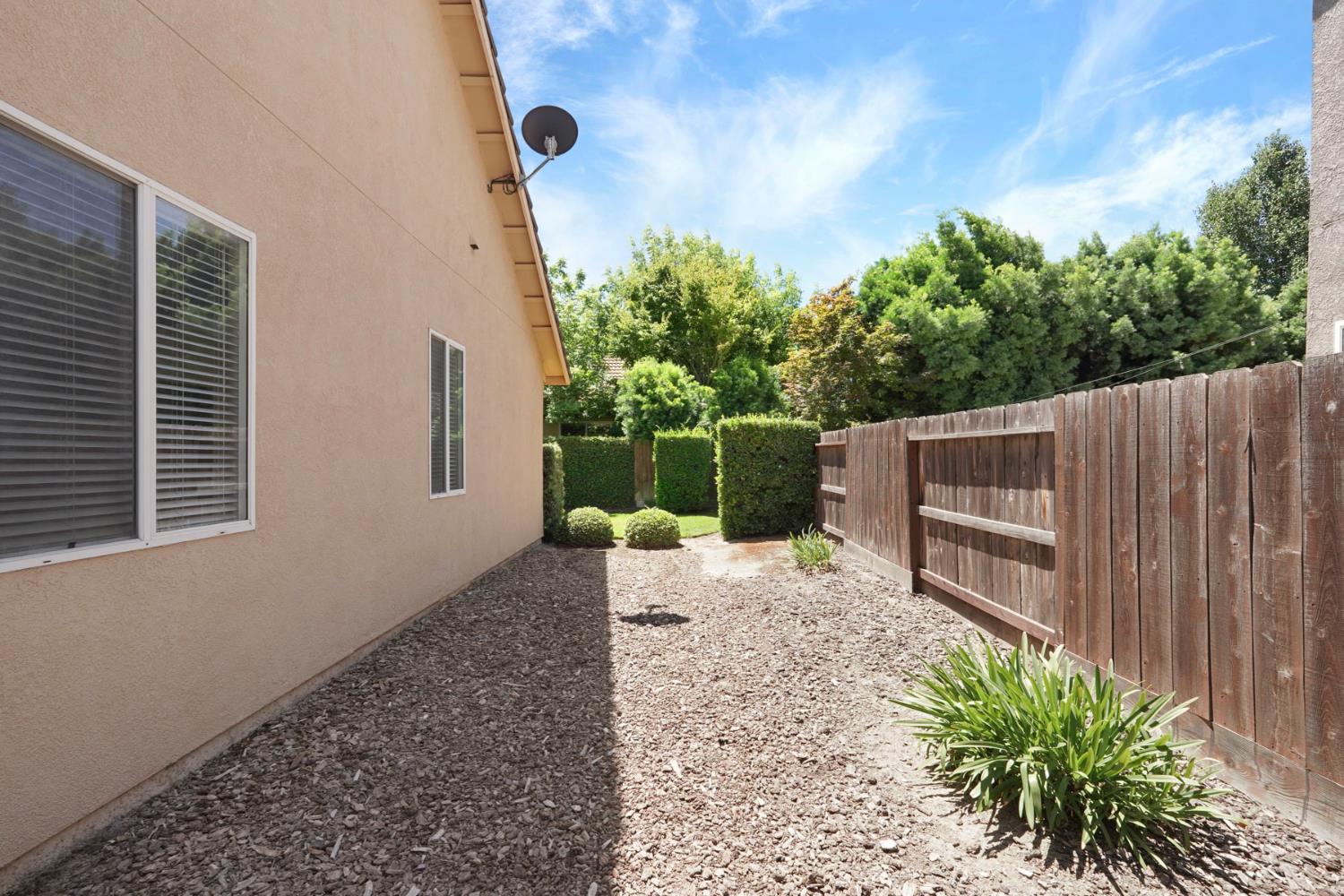 1800 St Mayeul Dr, Modesto, CA 95356
