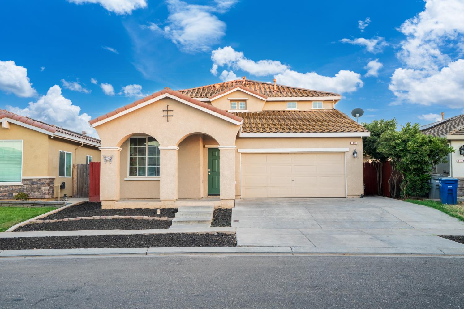 1466 La Sierra St, Merced, CA 95348