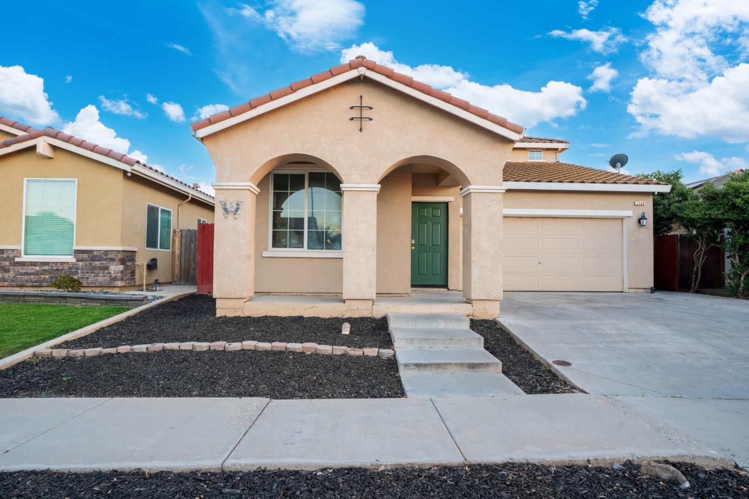 1466 La Sierra St, Merced, CA 95348