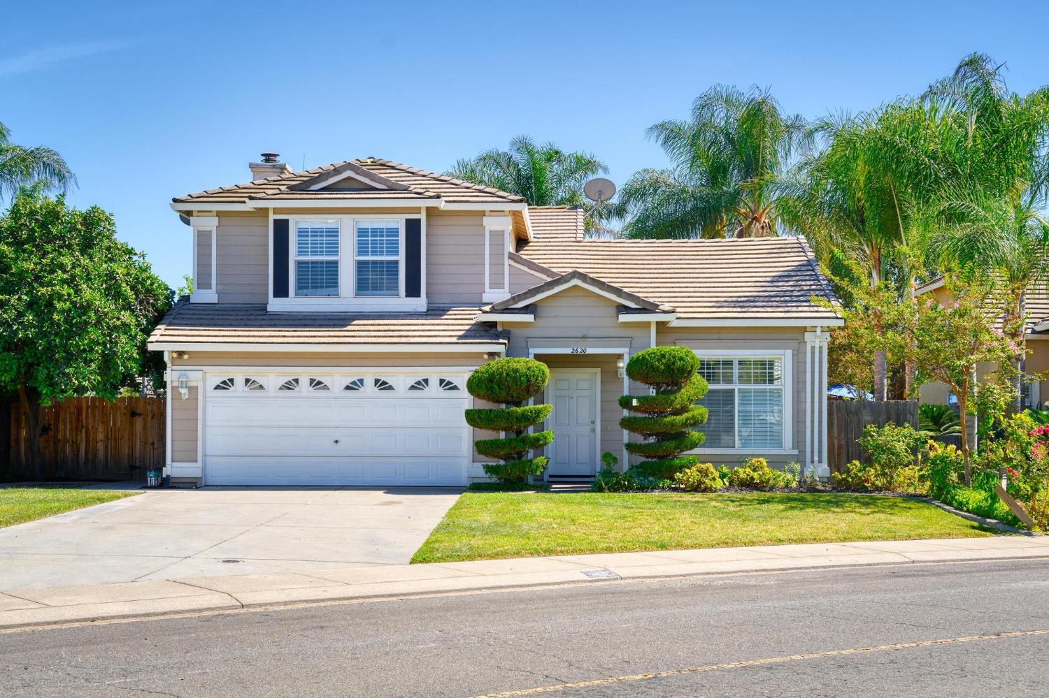 2620 Riverpark Dr, Modesto, CA 95351