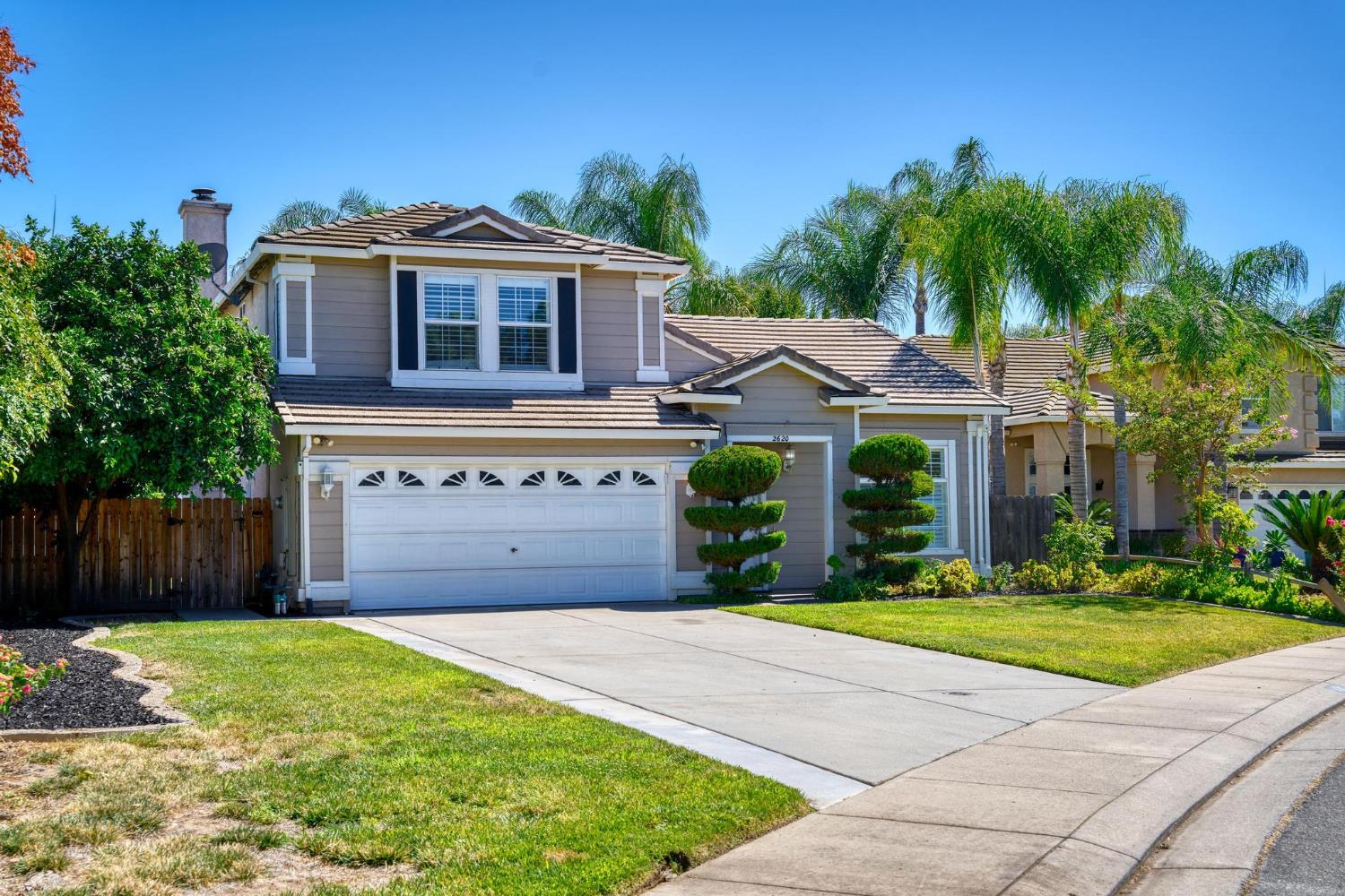 2620 Riverpark Dr, Modesto, CA 95351