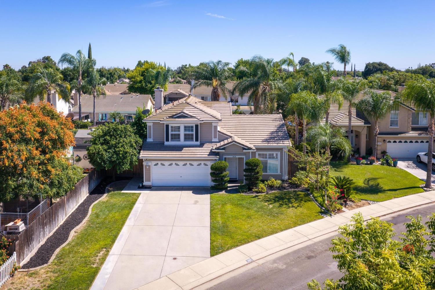 2620 Riverpark Dr, Modesto, CA 95351