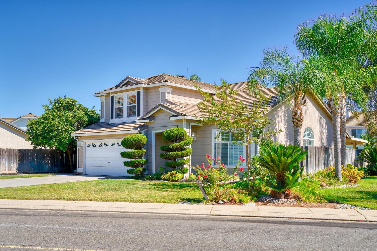 2620 Riverpark Dr, Modesto, CA 95351