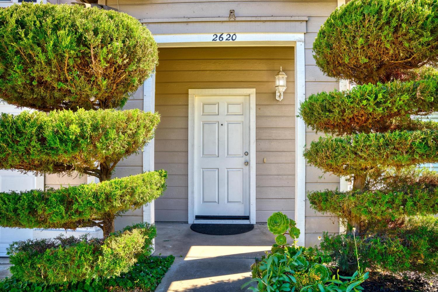 2620 Riverpark Dr, Modesto, CA 95351