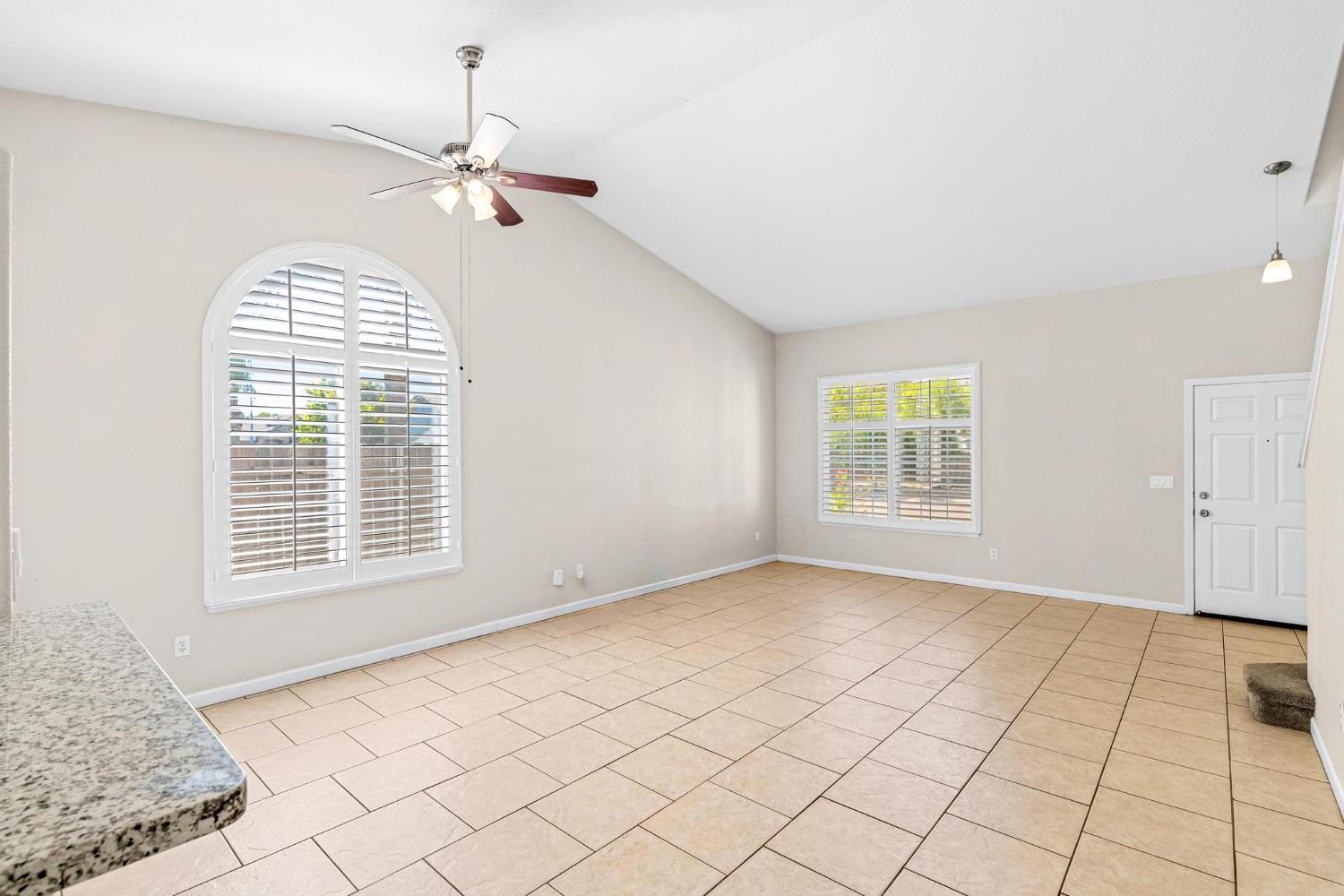 2620 Riverpark Dr, Modesto, CA 95351