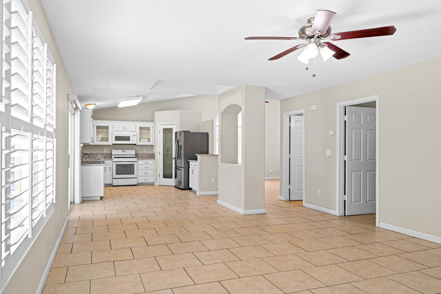 2620 Riverpark Dr, Modesto, CA 95351