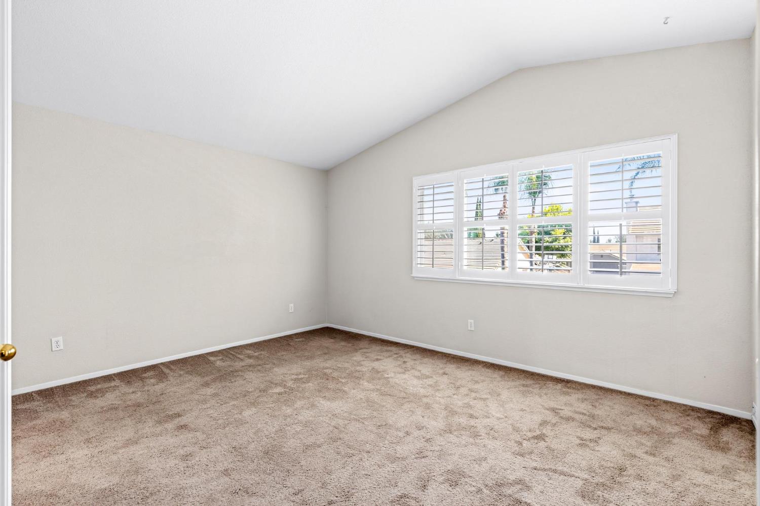 2620 Riverpark Dr, Modesto, CA 95351