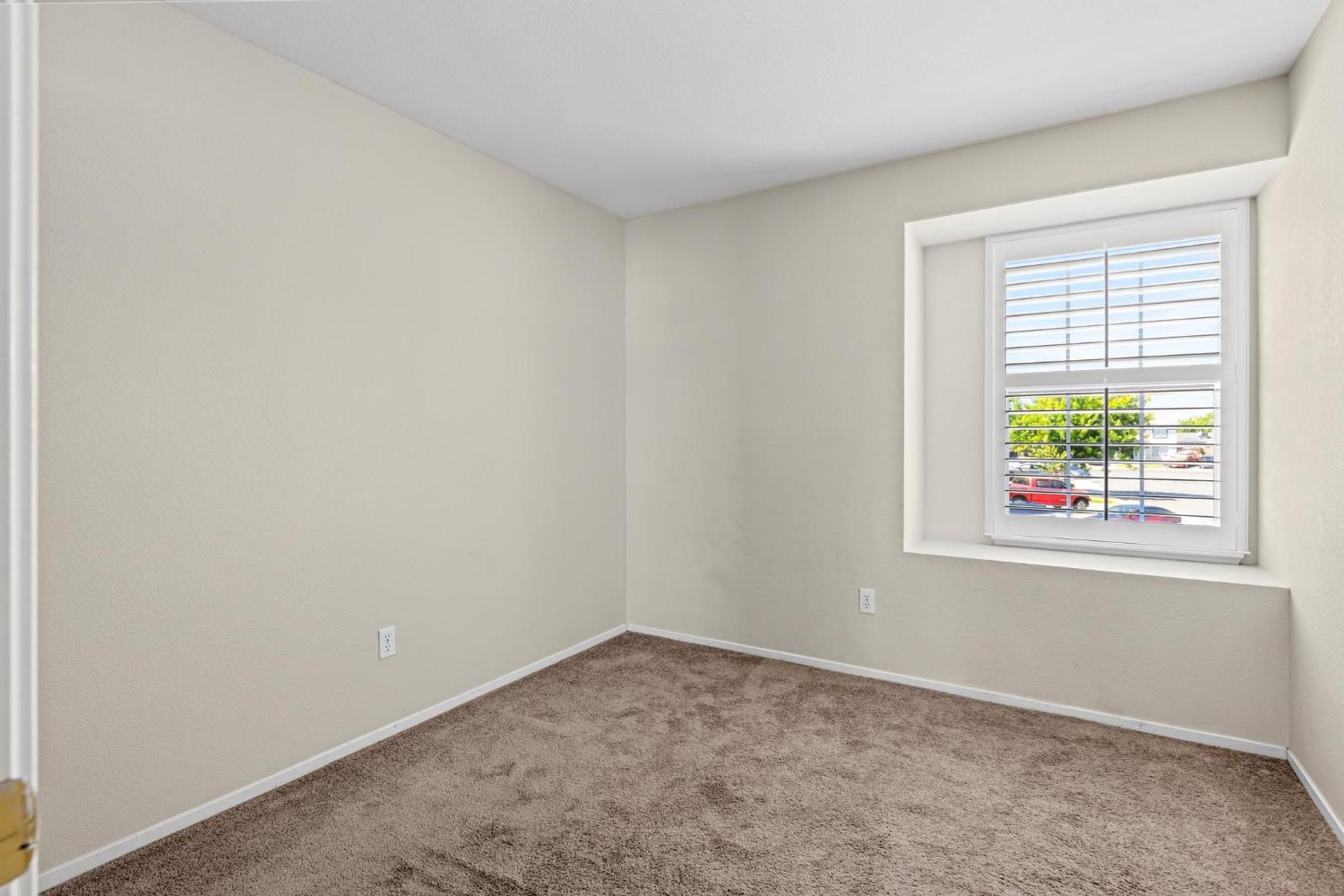 2620 Riverpark Dr, Modesto, CA 95351