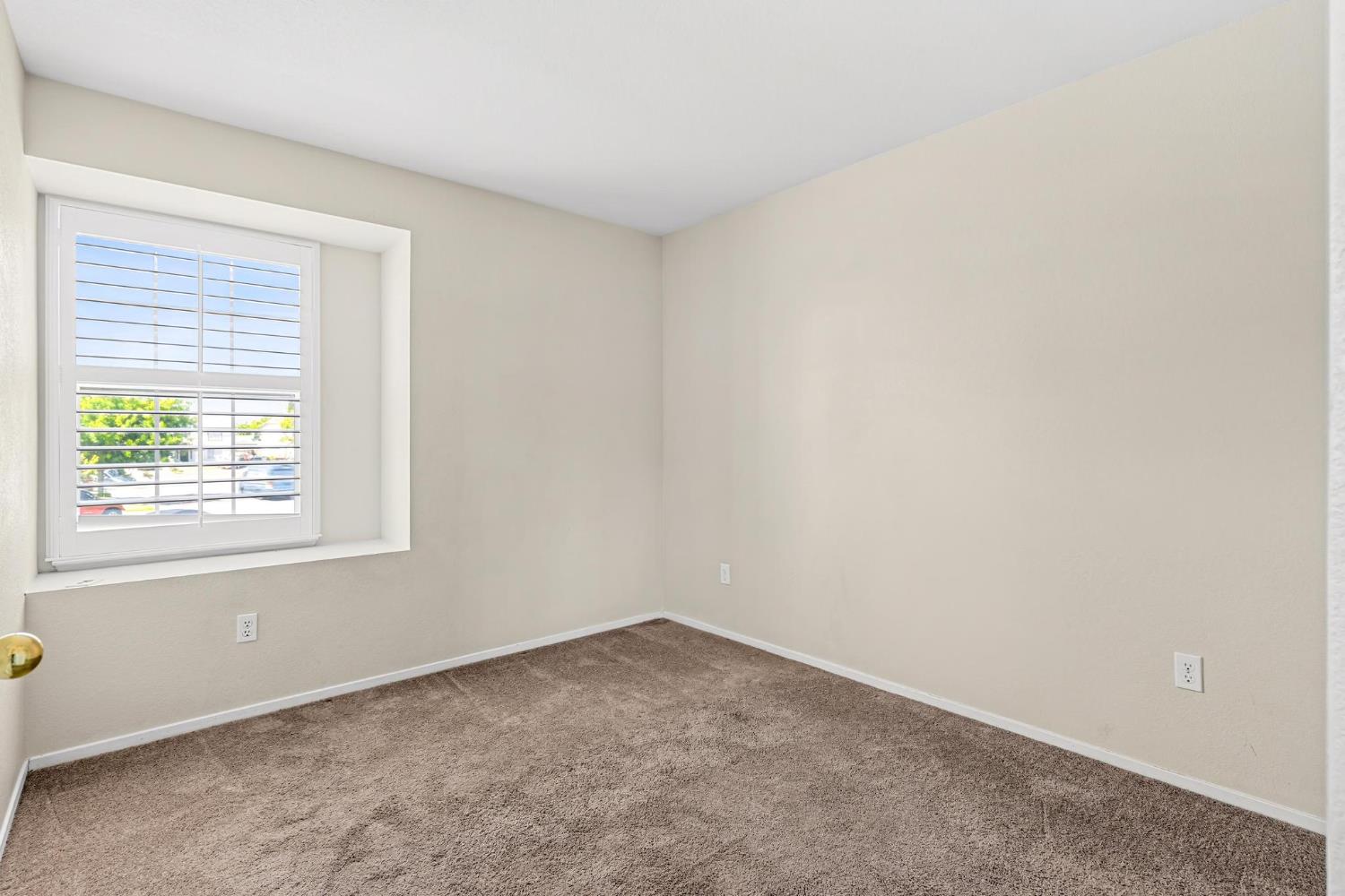 2620 Riverpark Dr, Modesto, CA 95351