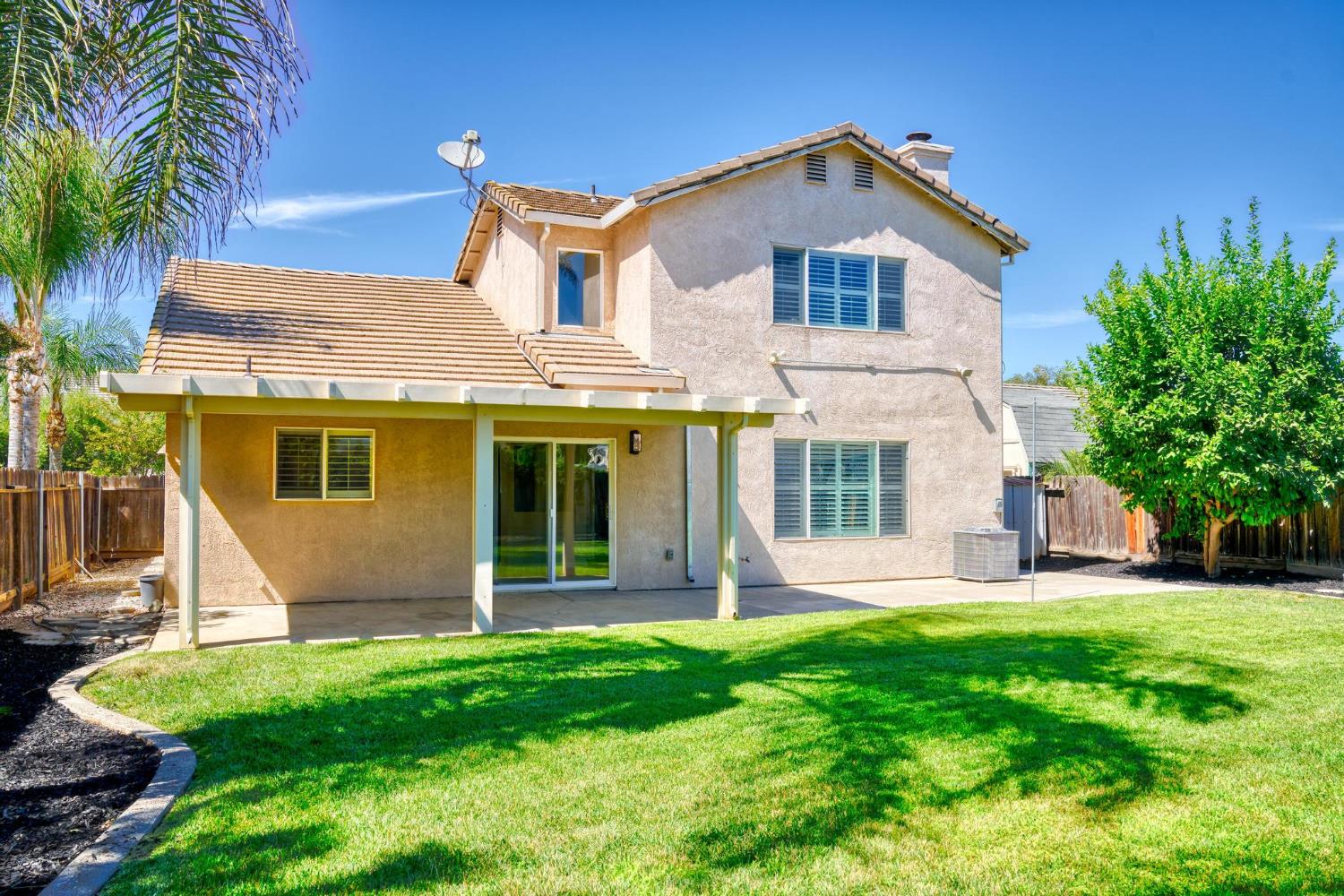 2620 Riverpark Dr, Modesto, CA 95351