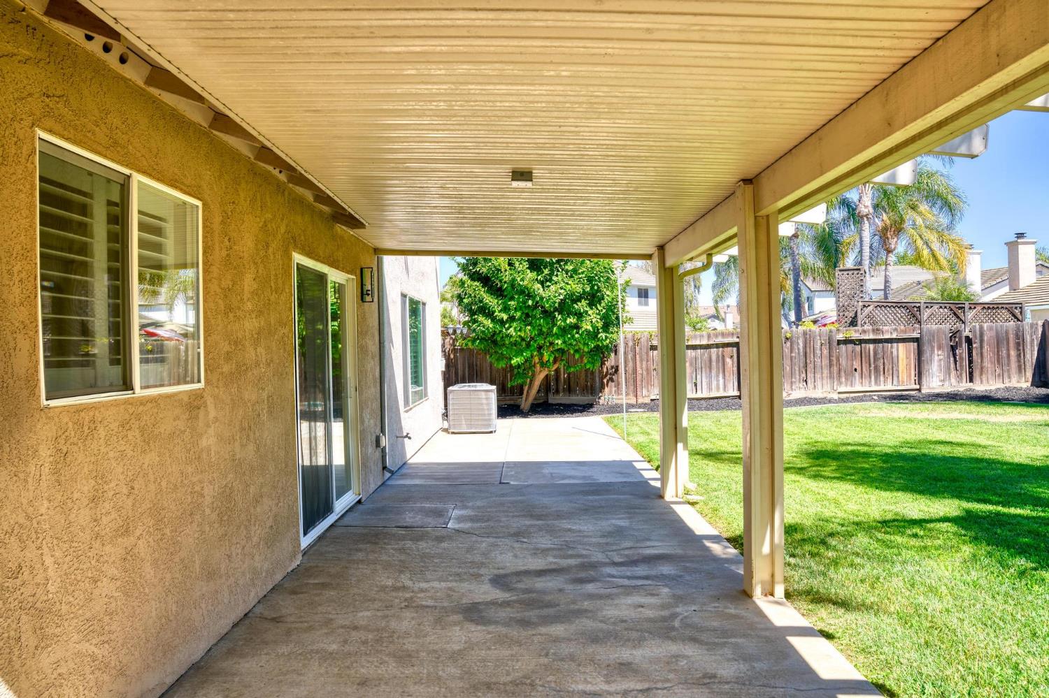 2620 Riverpark Dr, Modesto, CA 95351