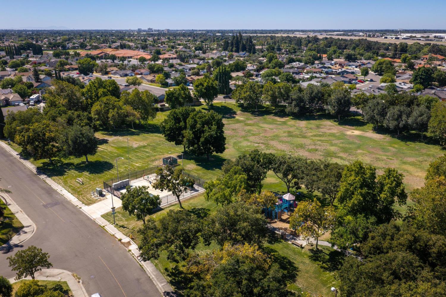 2620 Riverpark Dr, Modesto, CA 95351