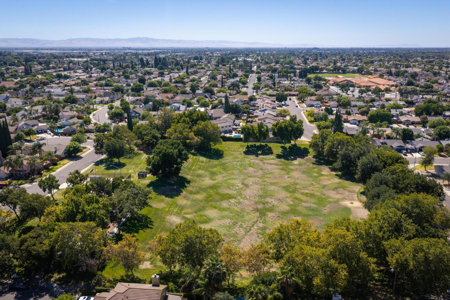 2620 Riverpark Dr, Modesto, CA 95351