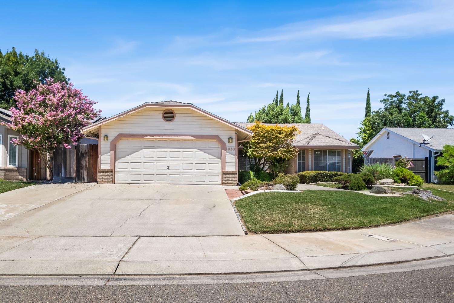 1033 Deerfield, Merced, CA 95340