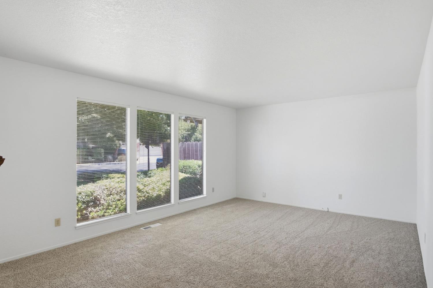 3712 Springcreek Dr, Modesto, CA 95355