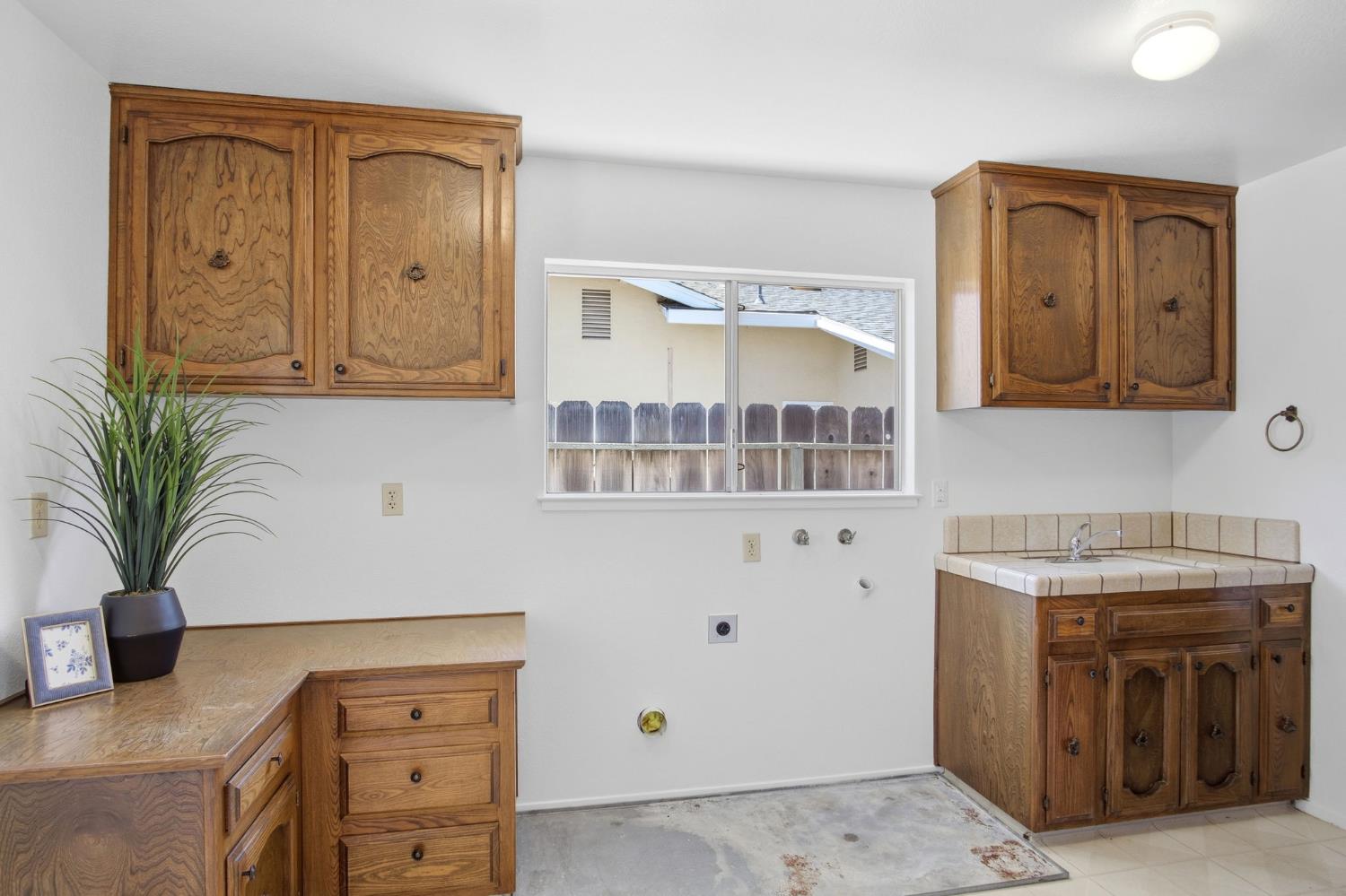 3712 Springcreek Dr, Modesto, CA 95355