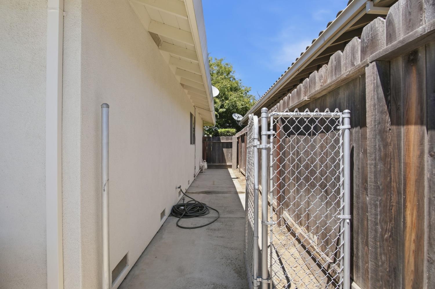 3712 Springcreek Dr, Modesto, CA 95355