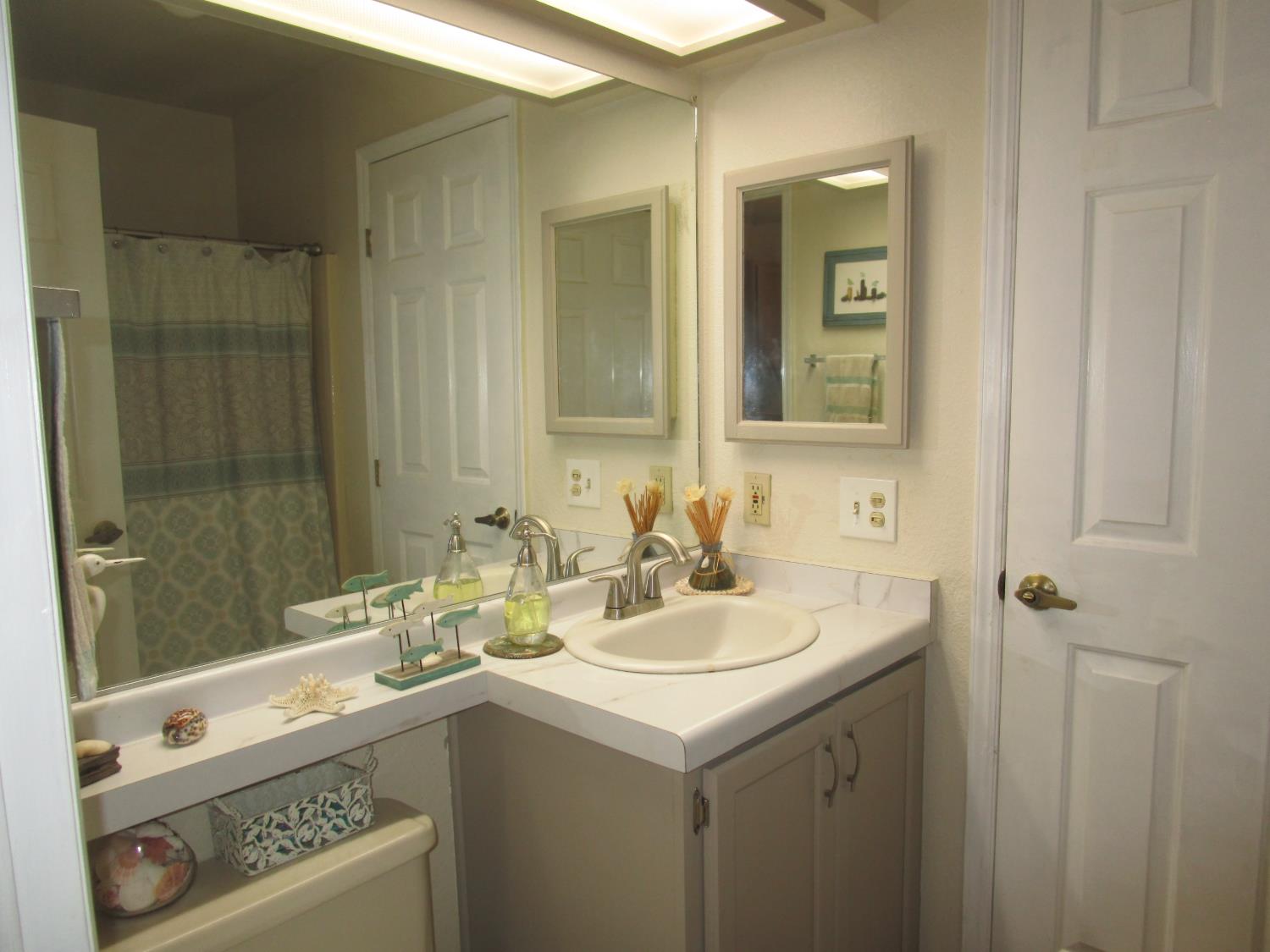 1500 Held Dr #24, Modesto, CA 95355