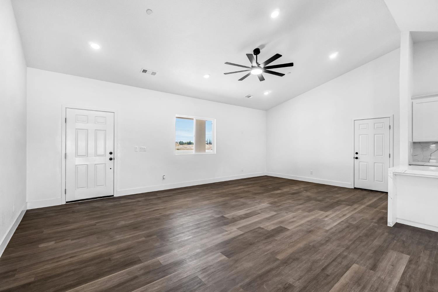 16836 N Lake St, Madera, CA 93638