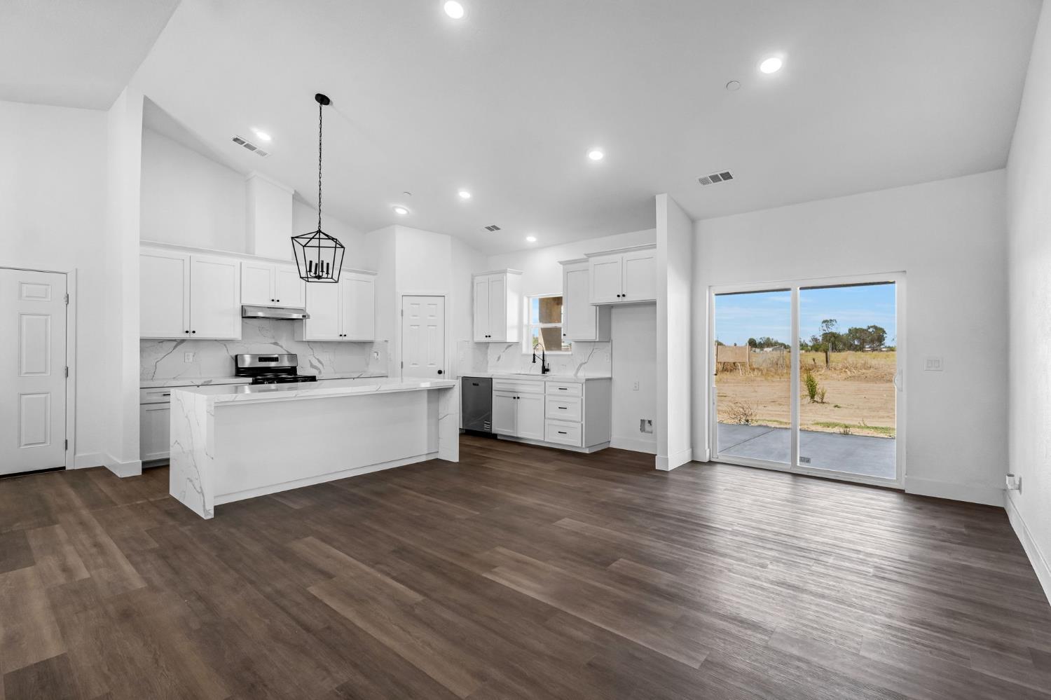 16836 N Lake St, Madera, CA 93638