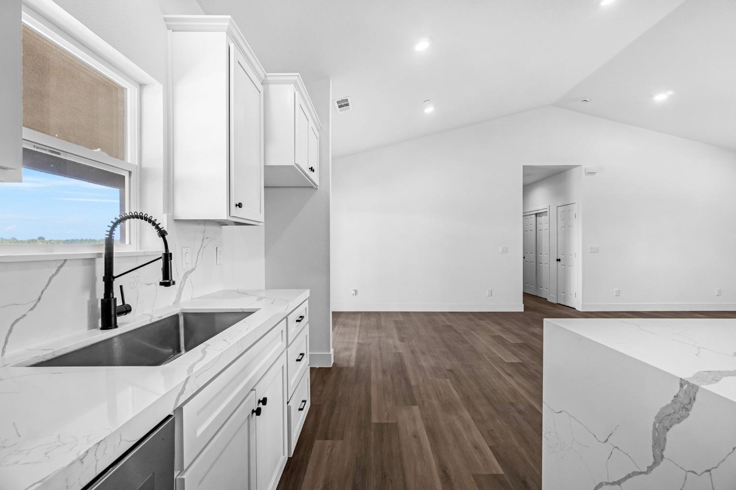 16836 N Lake St, Madera, CA 93638