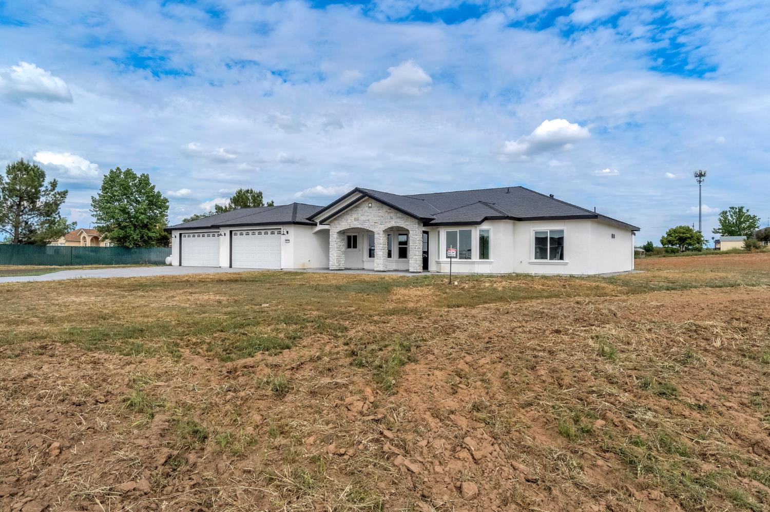 36328 Highway 145, Madera, CA 93636