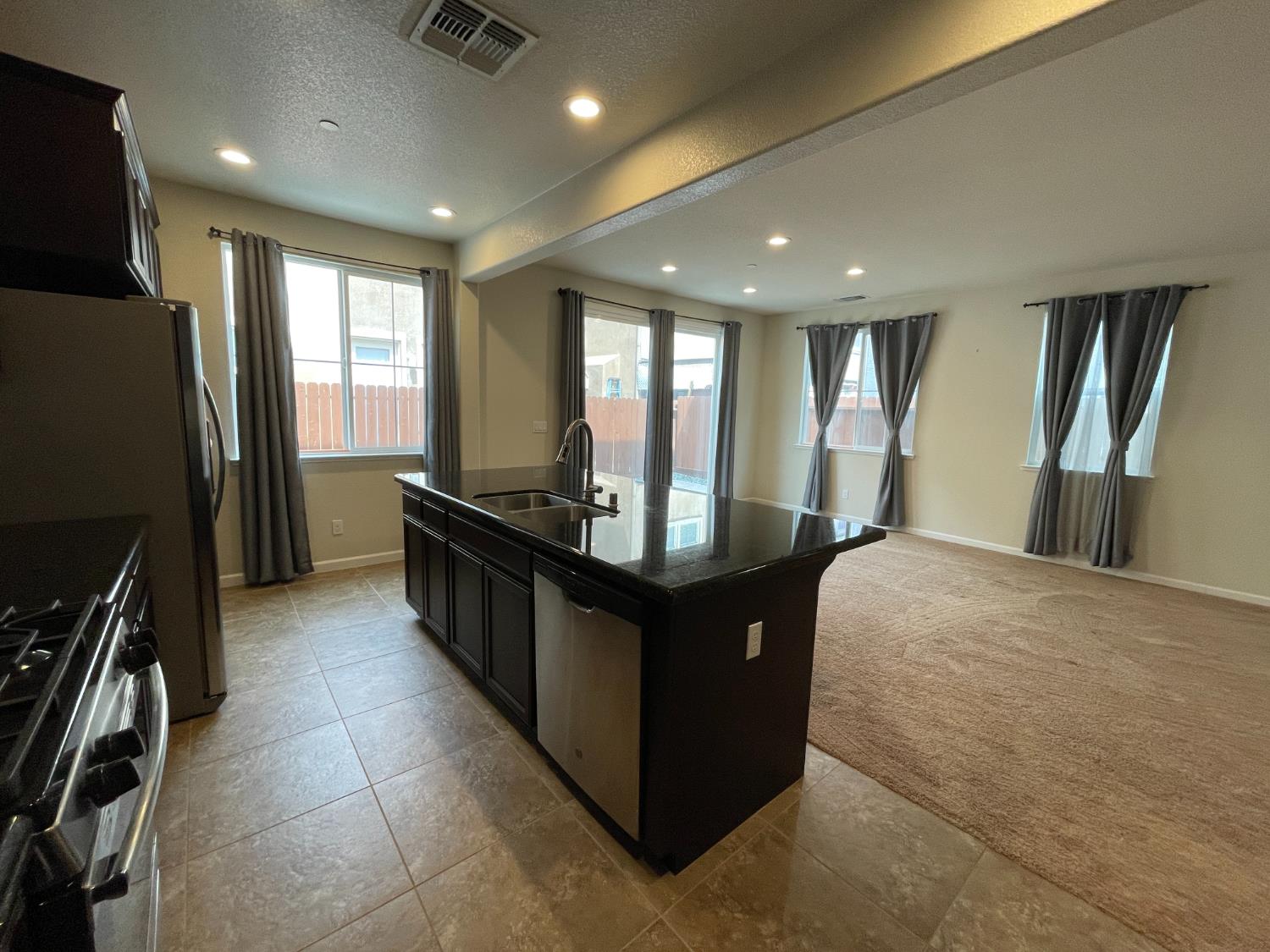 3845 Lookout Dr, Modesto, CA 95355