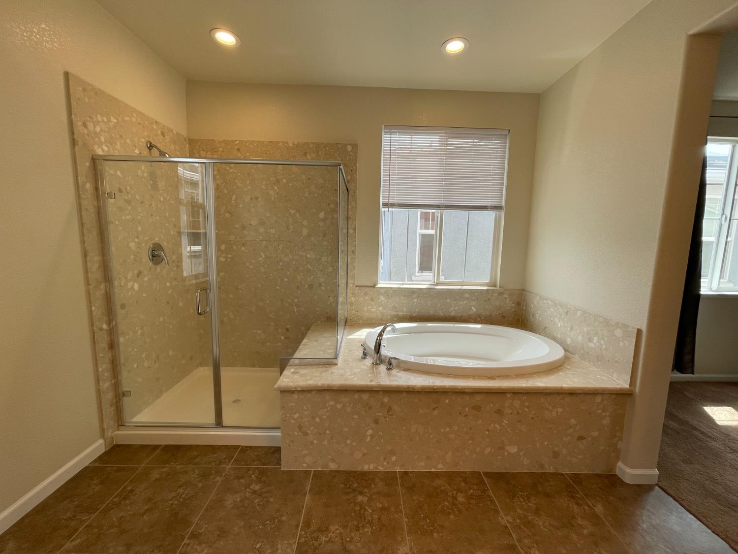 3845 Lookout Dr, Modesto, CA 95355
