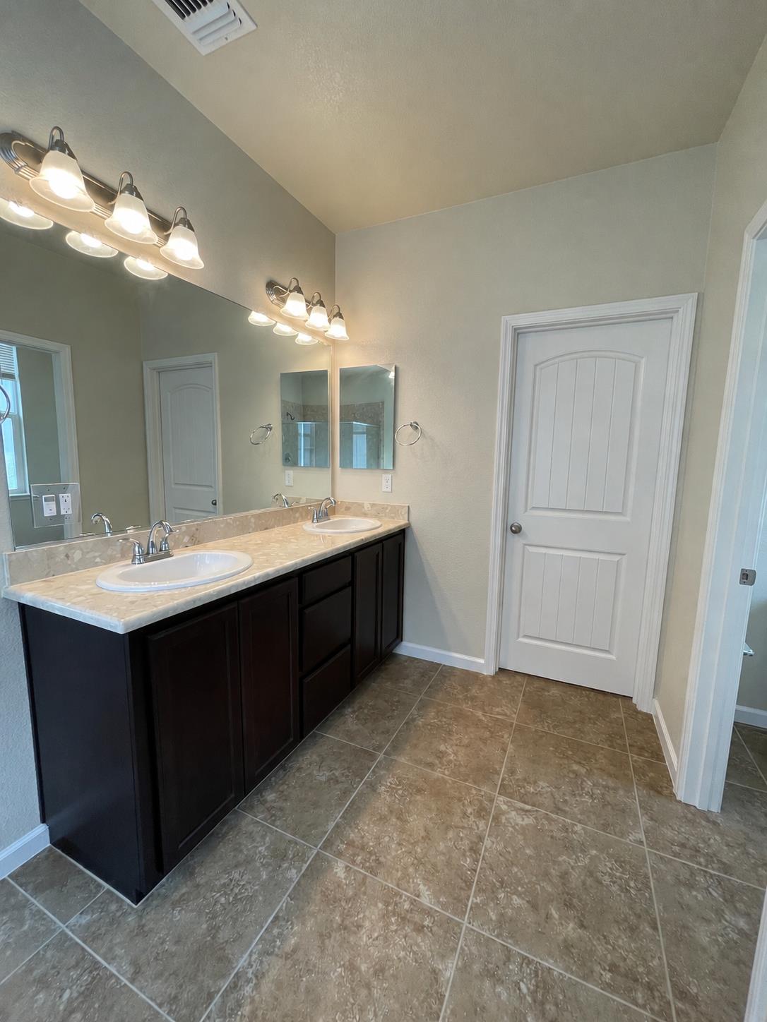 3845 Lookout Dr, Modesto, CA 95355