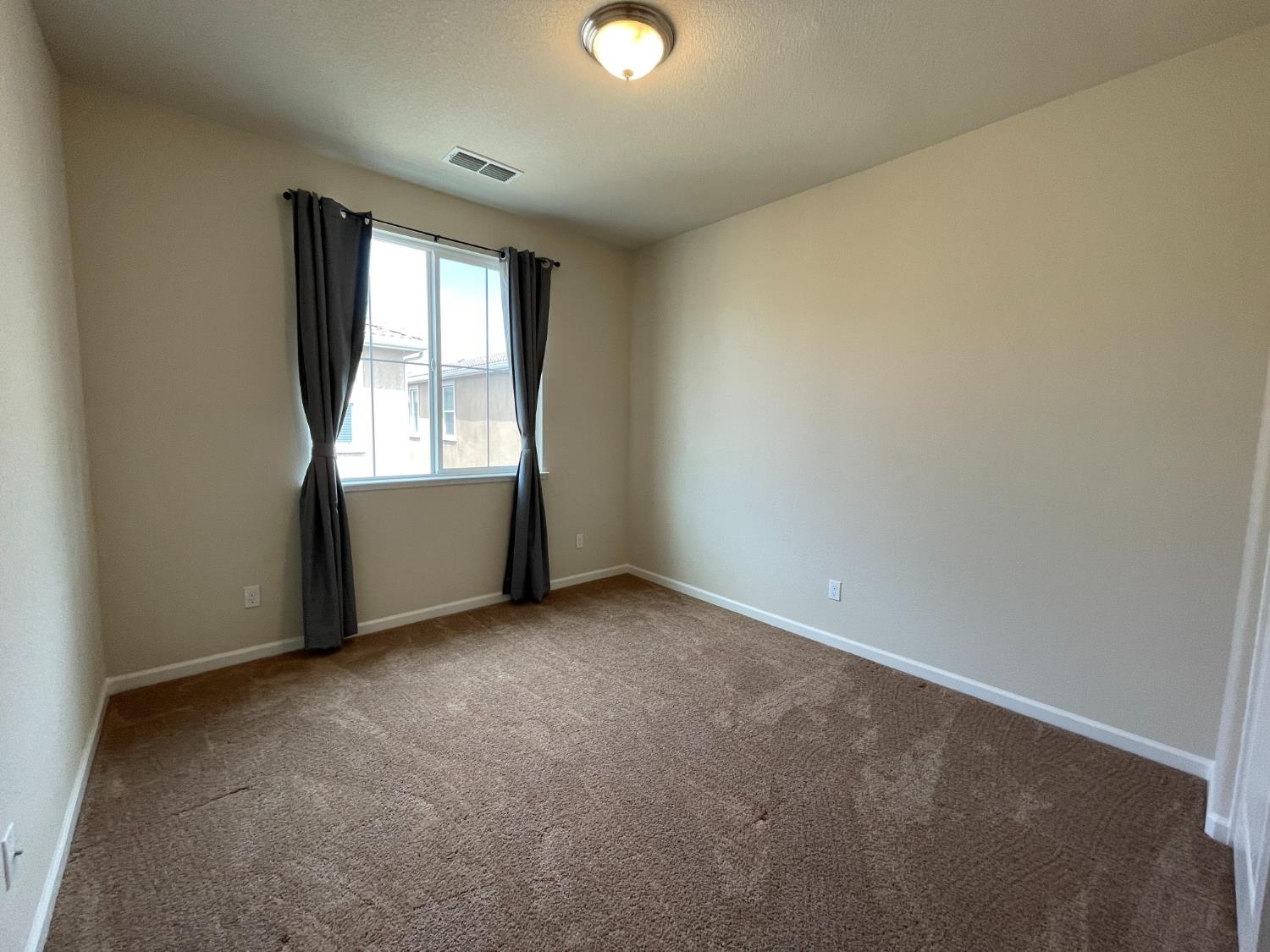 3845 Lookout Dr, Modesto, CA 95355
