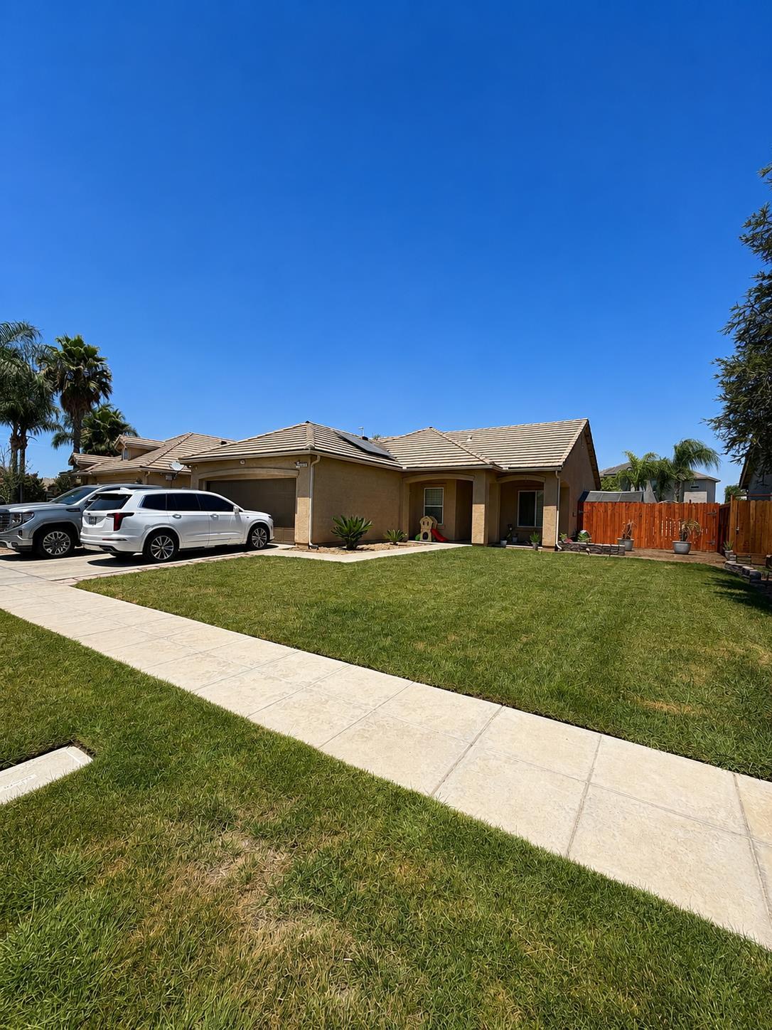 6336 W Wrenwood Ln, Fresno, CA 93723