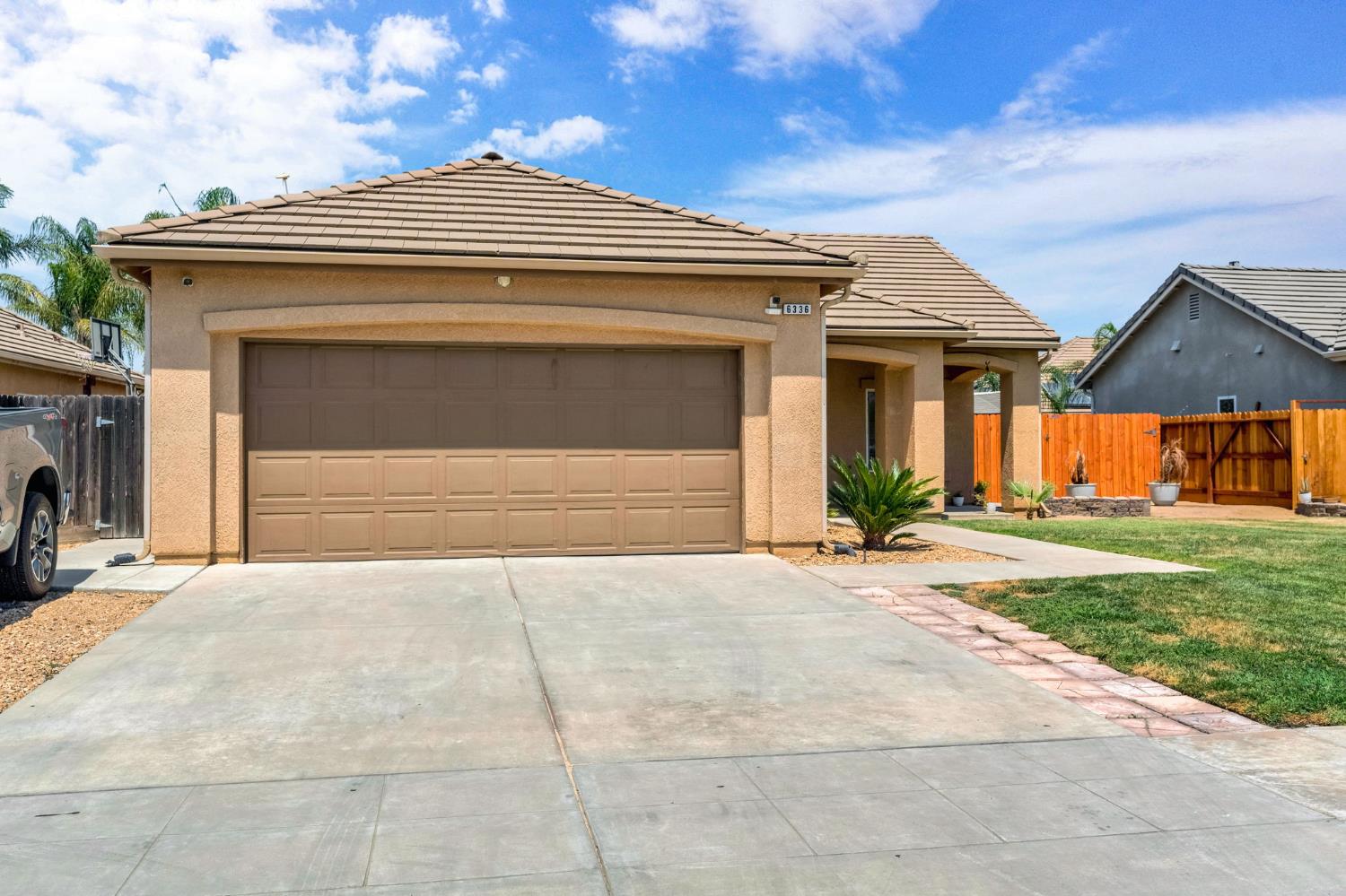 6336 W Wrenwood Ln, Fresno, CA 93723
