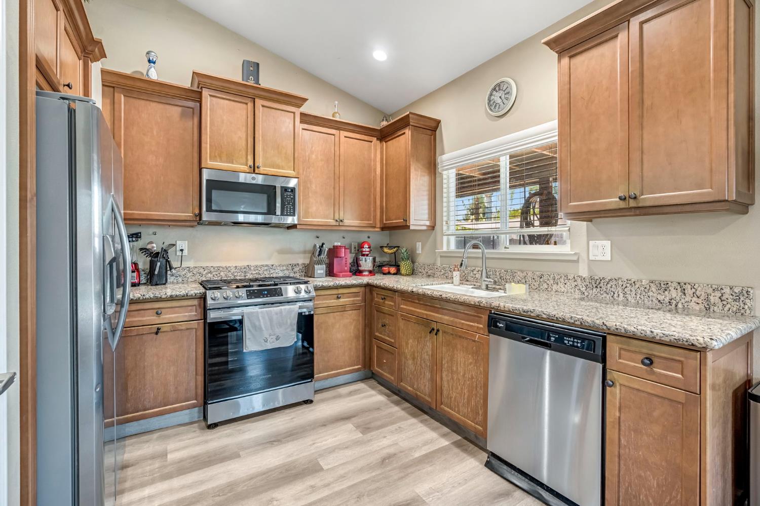 6336 W Wrenwood Ln, Fresno, CA 93723