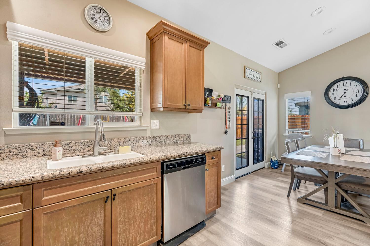 6336 W Wrenwood Ln, Fresno, CA 93723