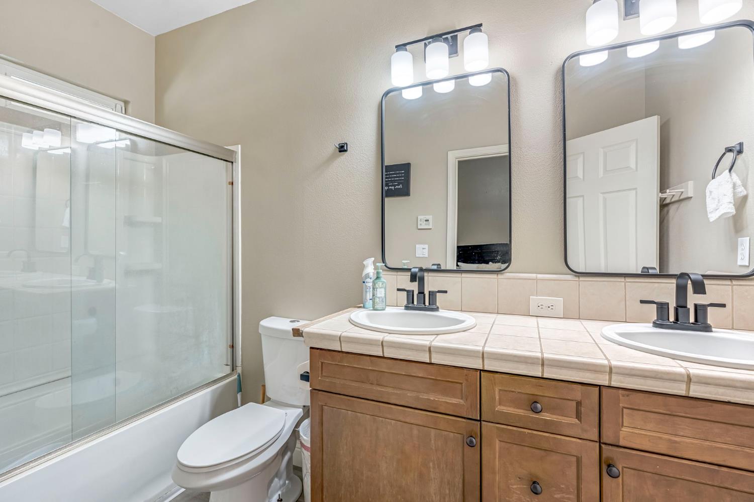 6336 W Wrenwood Ln, Fresno, CA 93723