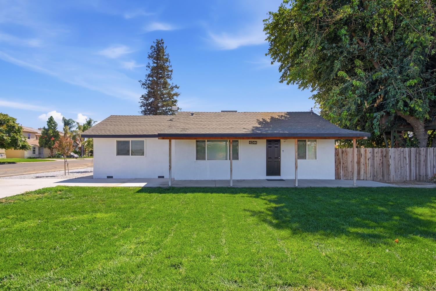 6244 Robin Ave, Livingston, CA 95334