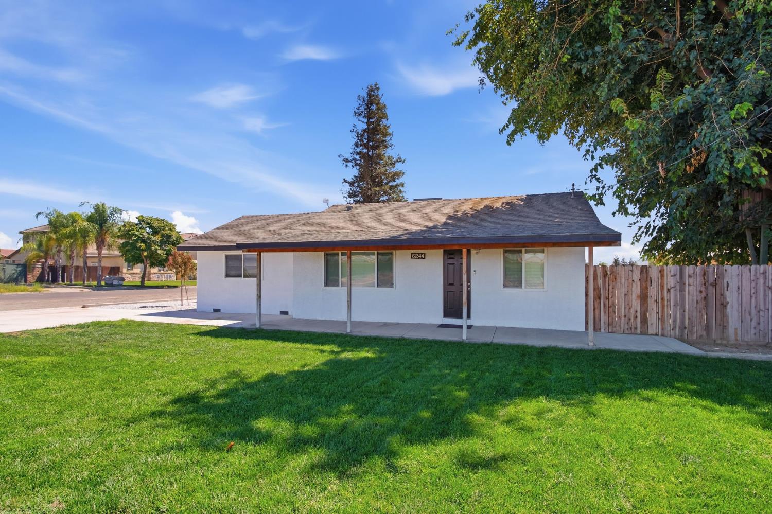 6244 Robin Ave, Livingston, CA 95334