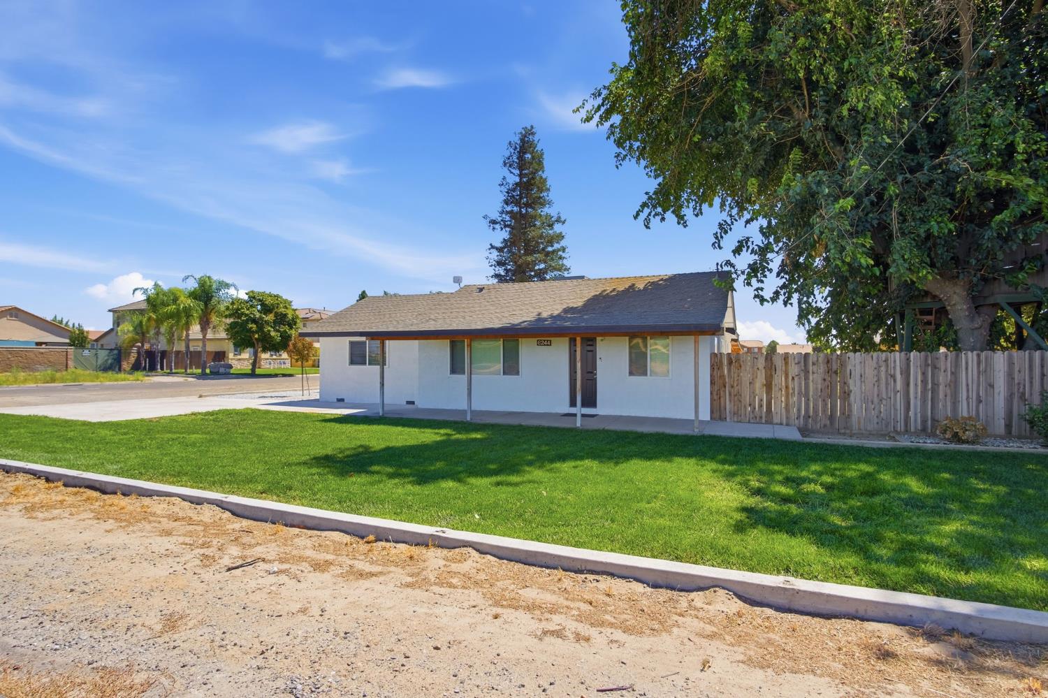 6244 Robin Ave, Livingston, CA 95334