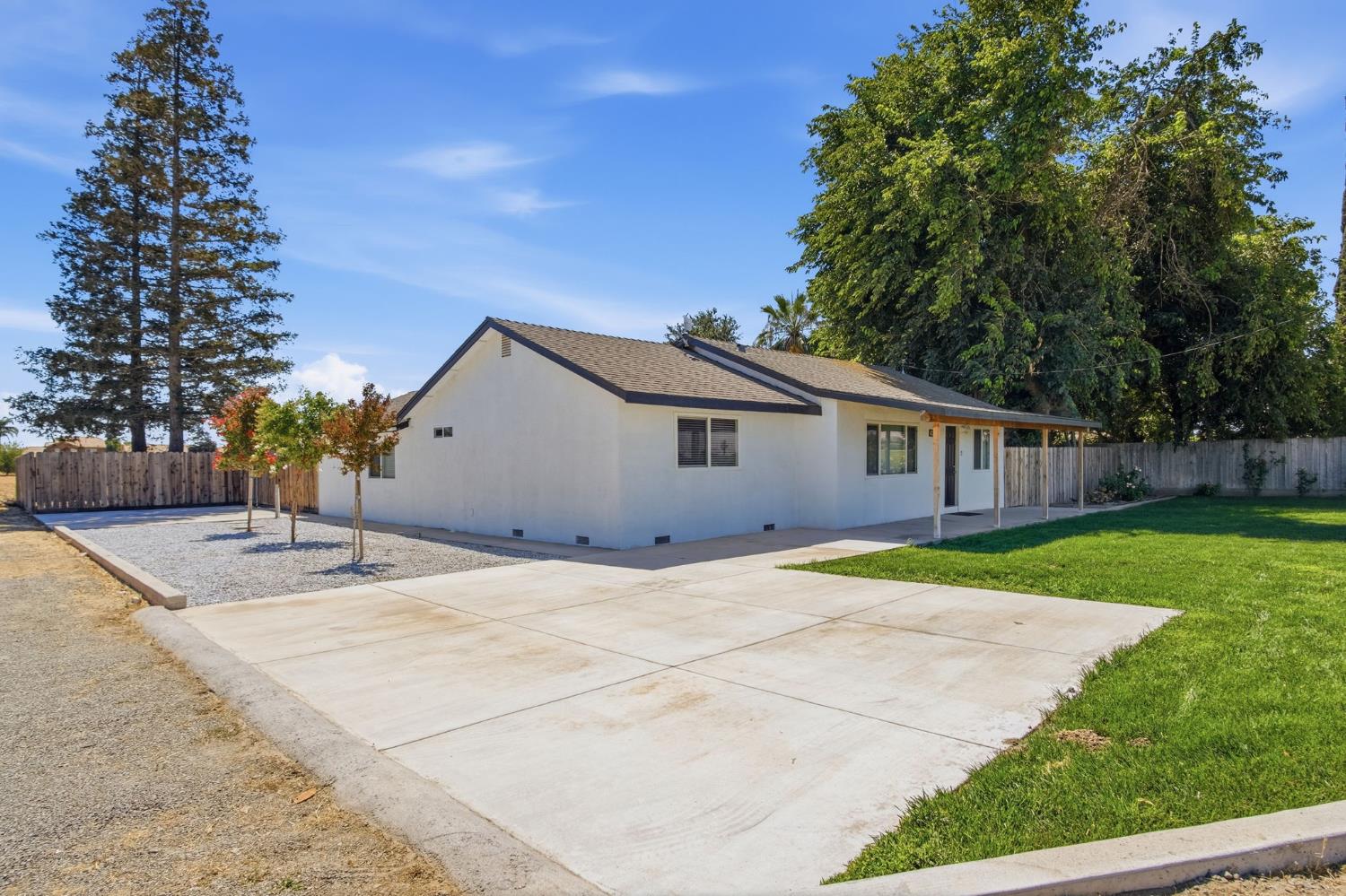6244 Robin Ave, Livingston, CA 95334