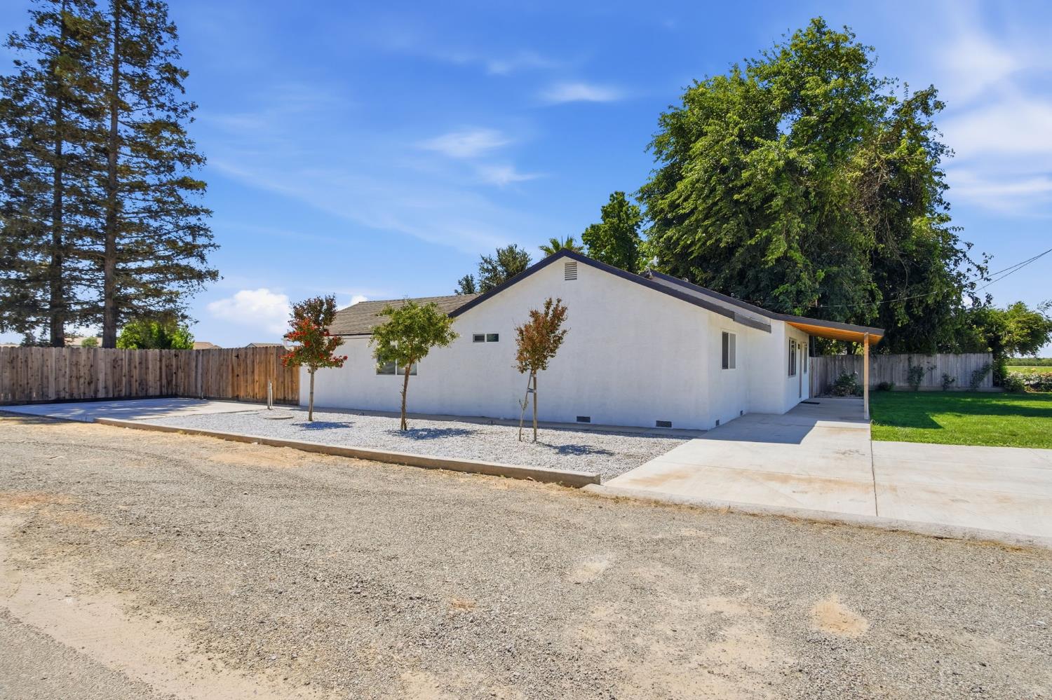6244 Robin Ave, Livingston, CA 95334