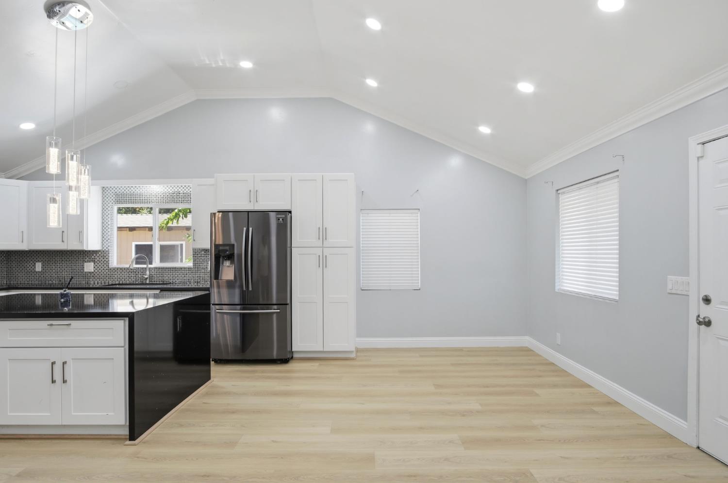 6244 Robin Ave, Livingston, CA 95334