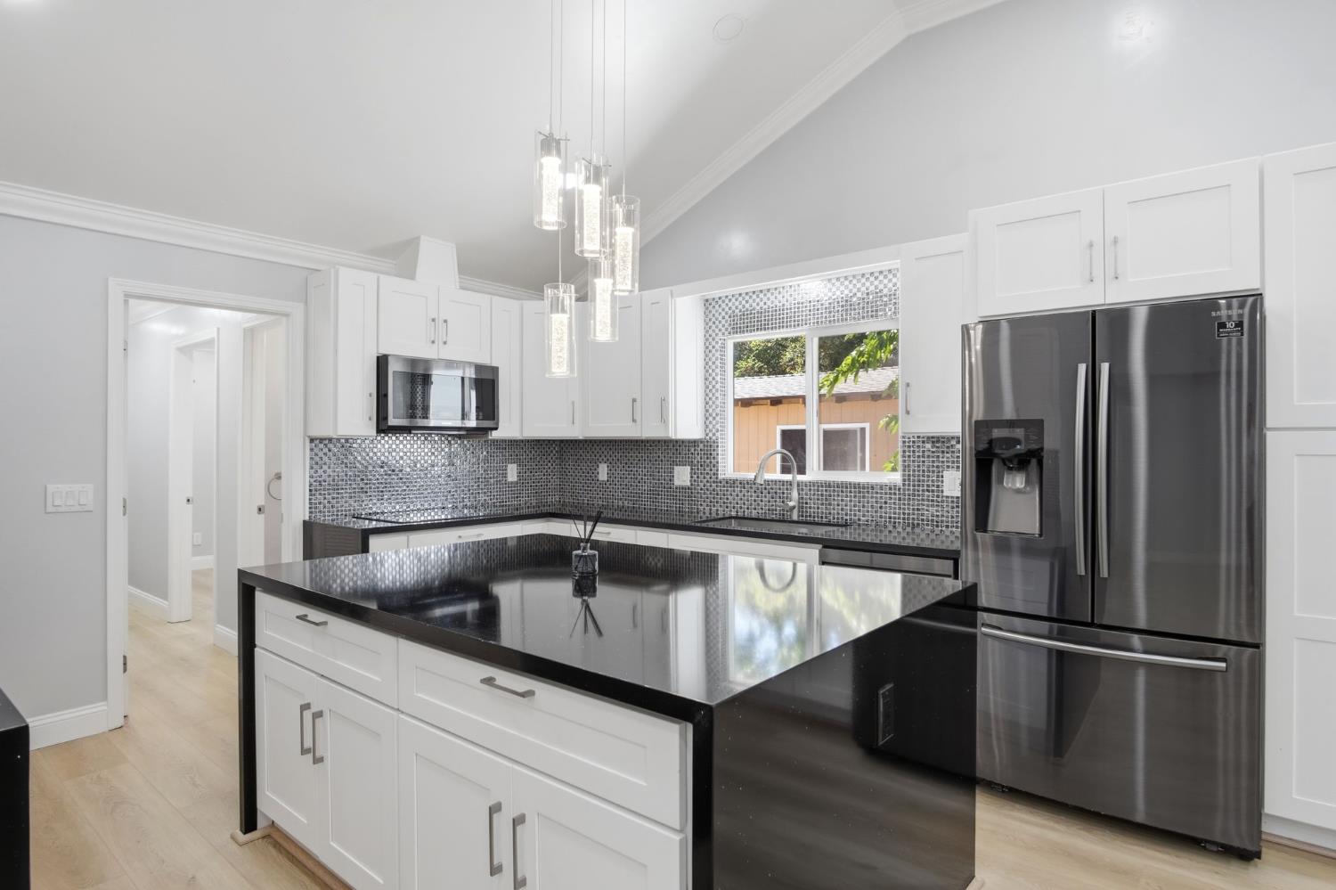 6244 Robin Ave, Livingston, CA 95334