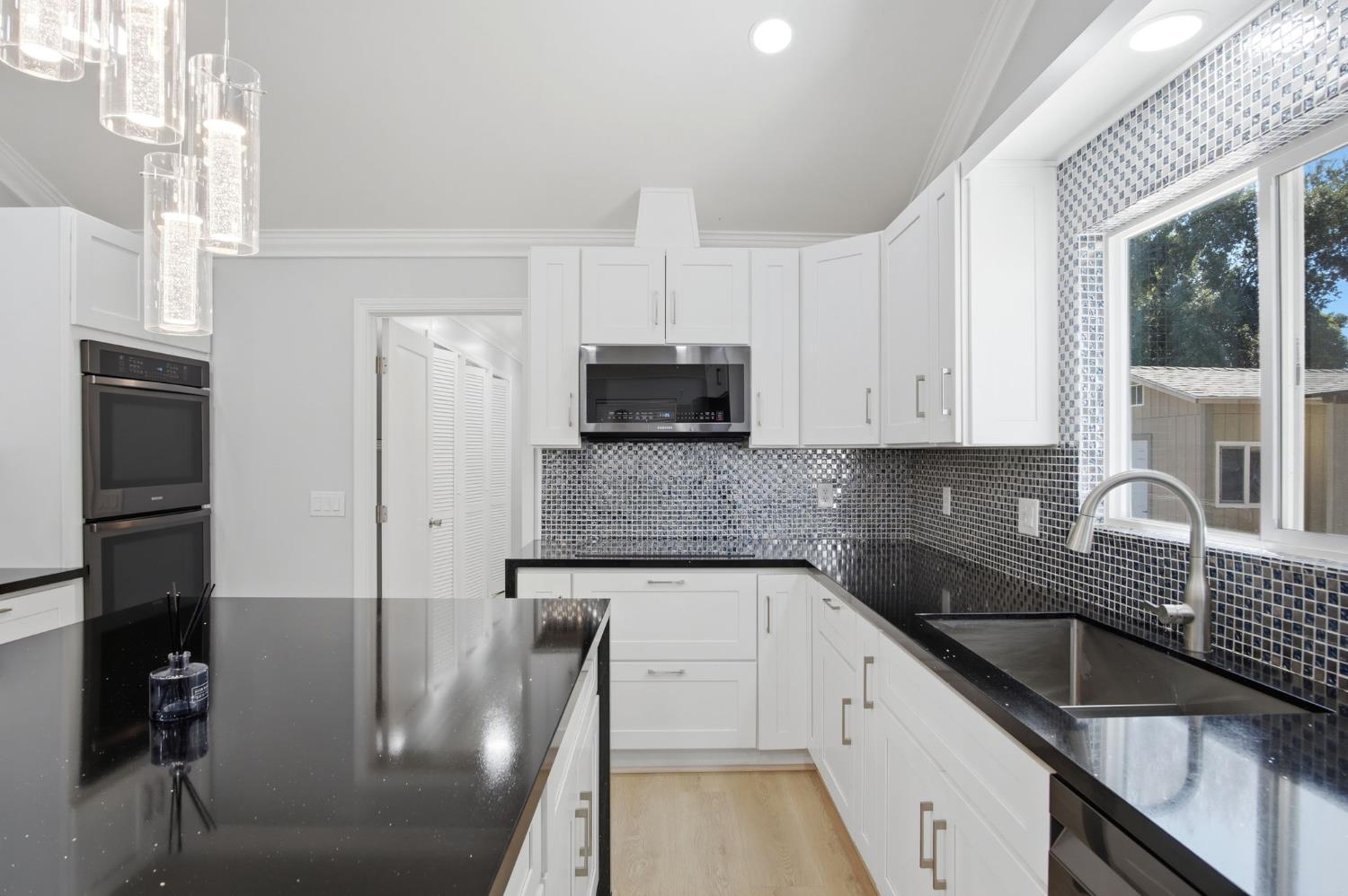 6244 Robin Ave, Livingston, CA 95334