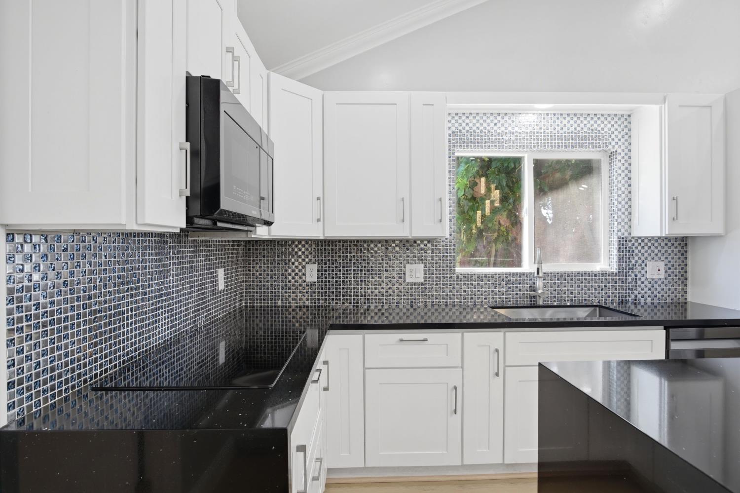 6244 Robin Ave, Livingston, CA 95334