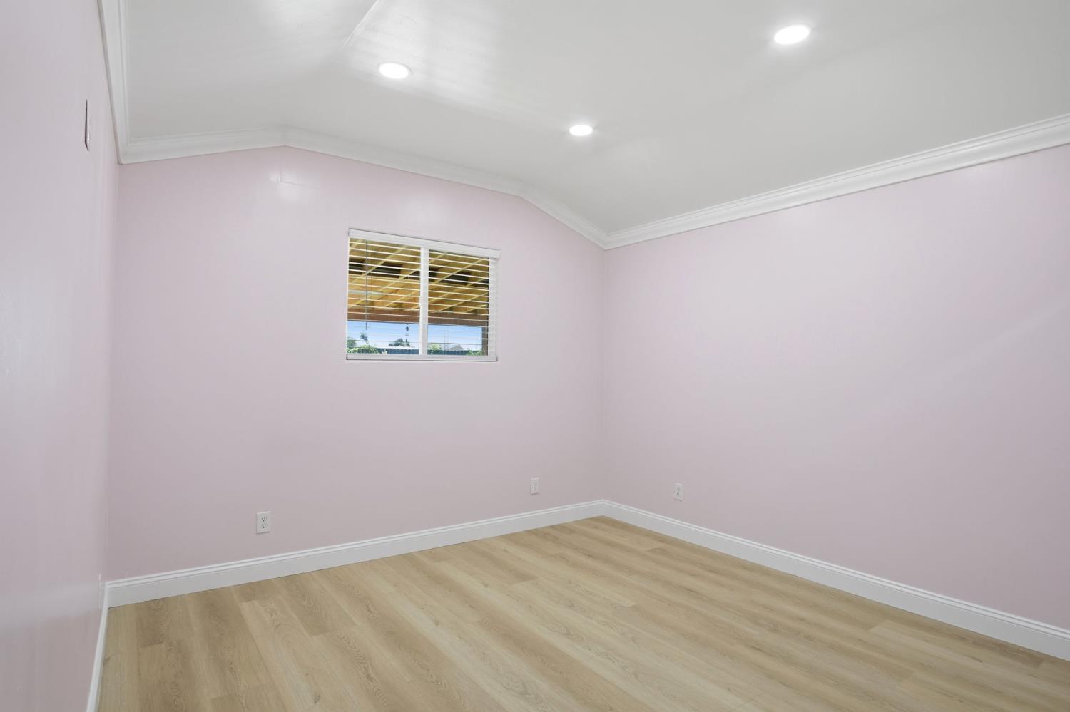 6244 Robin Ave, Livingston, CA 95334